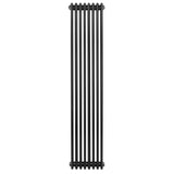Svart traditionell 4-kolonnsradiator med slanka, vertikala rör, 1800 x 380 mm, perfekt för effektiv uppvärmning och stilren inredning