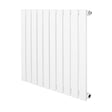 Platt enkelpelarradiator i vit färg, 600 x 700 mm, med släta, vertikala lameller och en modern, minimalistisk design
