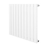 Platt enkelpelarradiator i vit färg, 600 x 700 mm, med släta, vertikala lameller och en modern, minimalistisk design