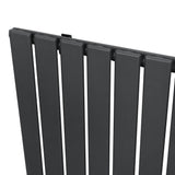 Platt enkelpelarradiator i antracitgrå med släta, vertikala ribbor och modern design, perfekt för uppvärmning av rum