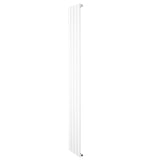 Vit platt enkelpelarradiator med slät yta, mått 1800 x 280 mm, perfekt för modern inredning och effektiv värmefördelning