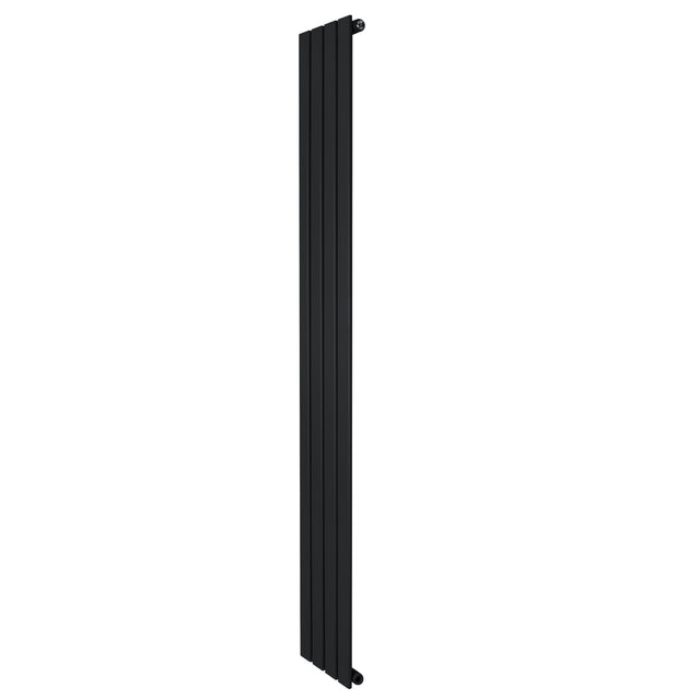Svart platt enkelpelarradiator i metall, 1800 x 280 mm, med släta ytor och moderna linjer, perfekt för effektiv uppvärmning