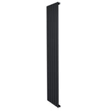 Svart platt enkelpelarradiator med en smal och modern design, mått 1800 x 420 mm, perfekt för effektiv uppvärmning i hemmet