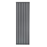 Platt enkelpelarradiator i antracitgrå, 1800 x 560 mm, med släta ytor och smala vertikala lameller för modern inredning