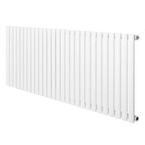 Oval vit enkelpelarradiator i metall, 600 x 1620 mm, med släta, avlånga ribbor och en modern, minimalistisk design