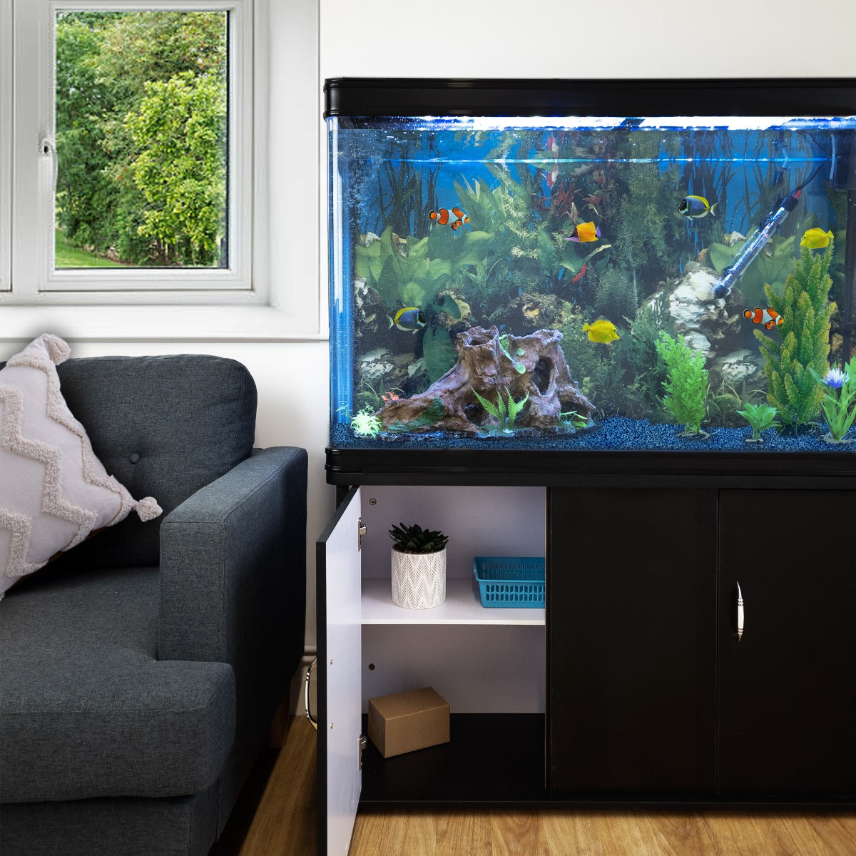 Akvarium med Svart Skåp & Blå Sand